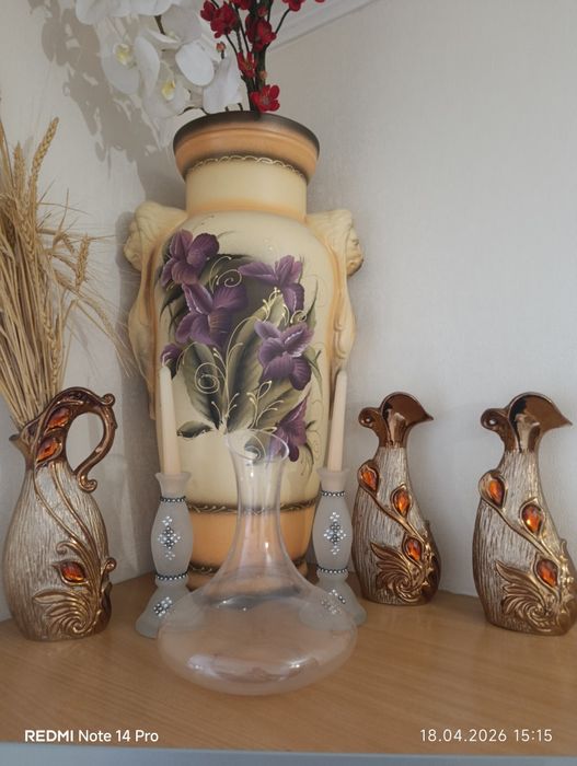 Диван, тахта.       .