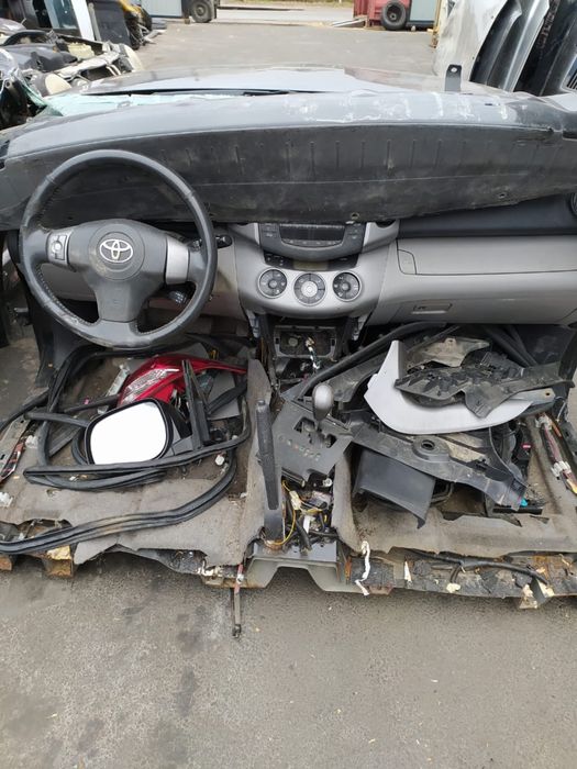 Продам запчасти Авторазбор рав4