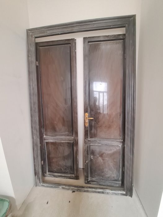 Temir eshik sotiladi