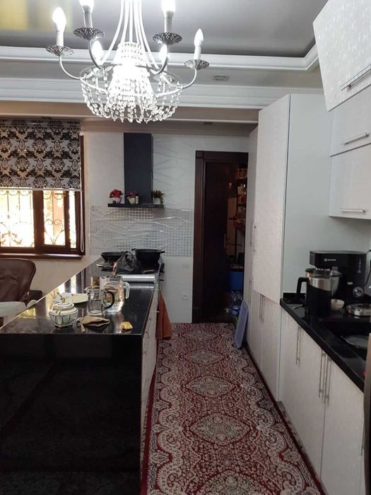 Продается 5ти комнатная квартира Массив Самарканд Дарвоза, Коратош