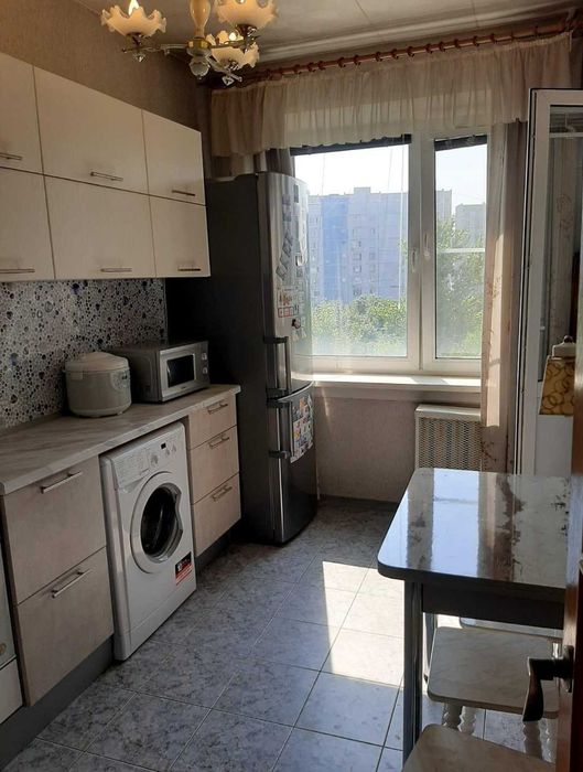 Сдаётся 1 ком. В районе Боулинга, Алиханова