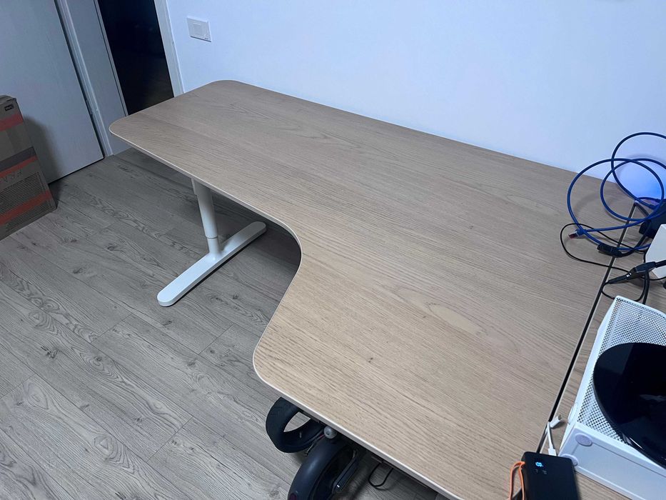 Birou de colt dreapta Ikea Bekant reglabil manual