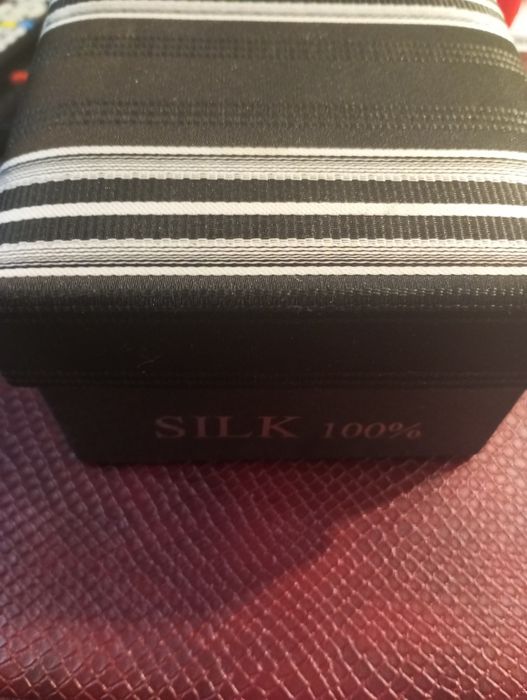 Набор запонки и платок.