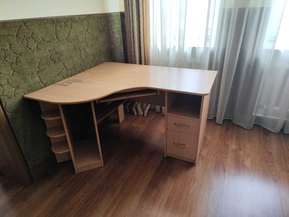 Стол угловой компьютерный