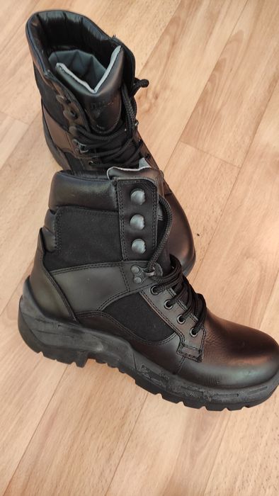 Висококачествени обувки (кубинки)