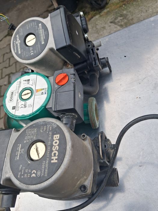 Vând pompe de centrala