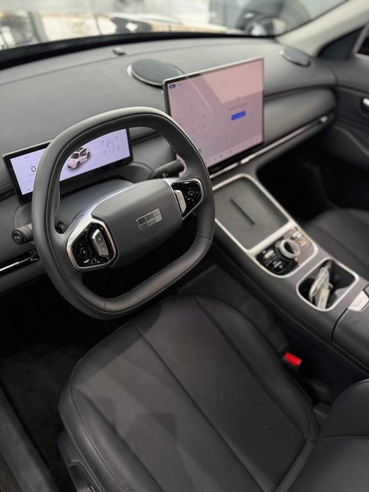 Geely EX5 EM i gibridi dillerda sotuvda 6 yillik kafolat