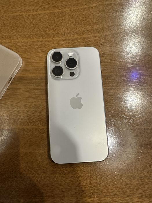 Продаю Iphone 15 pro