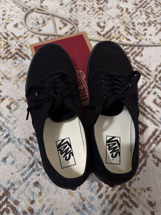 Vans authentic 42size