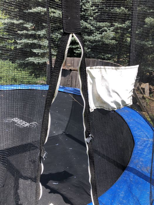 Trampolinà garden line vechi era 1200 lei acum cu 275 lei ca copii is crescuți