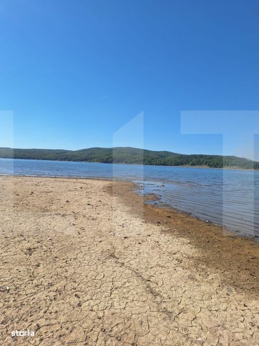 Teren de vanzare 1.600 mp cu deschidere la lac – zona Lacul Surduc