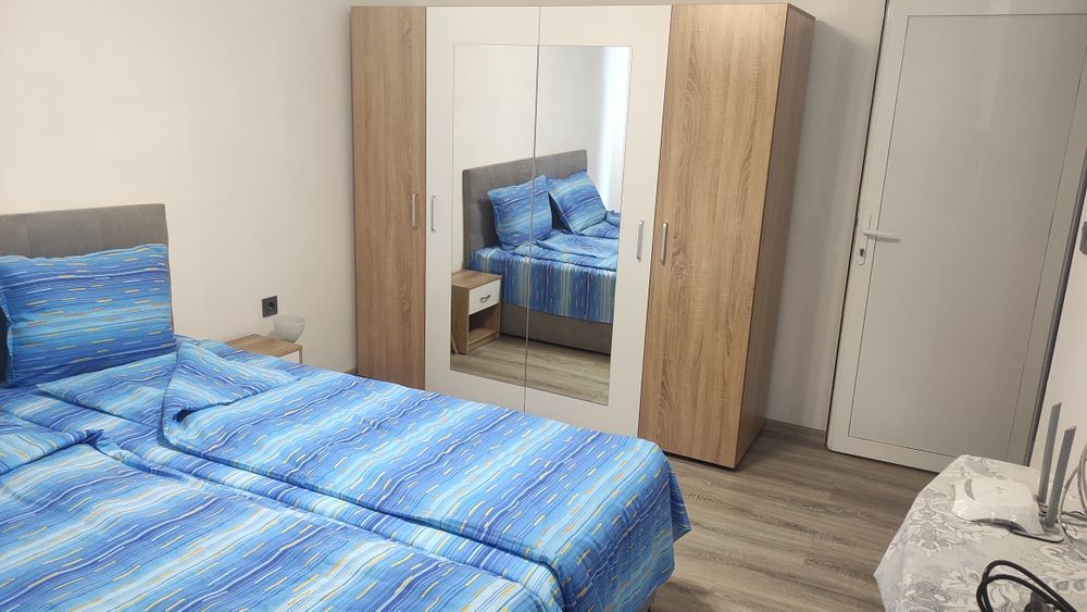 Тристаен апартамент на топцентър. 2 отделни бани и 2 спални