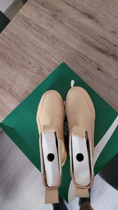 Продавам ботуши от ест. кожа на Puma