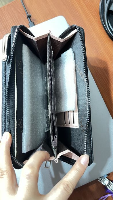 Продам клатч в новом сотоянии