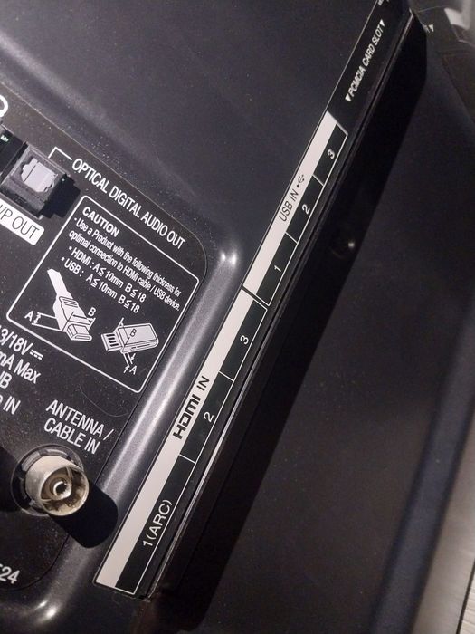 Большой смарт телевизор LG 124см.