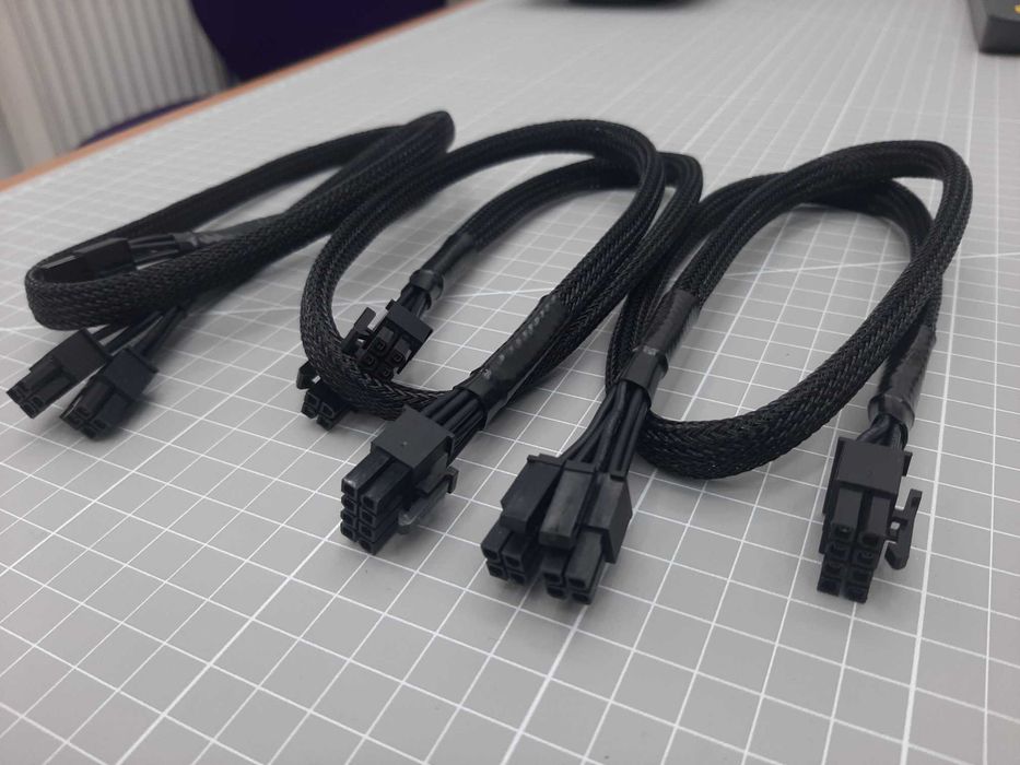Cabluri modulare de alimentare de la surse precum Corsair / Seasonic / Evga / Thermaltake / Antec / Gigabyte si altele.