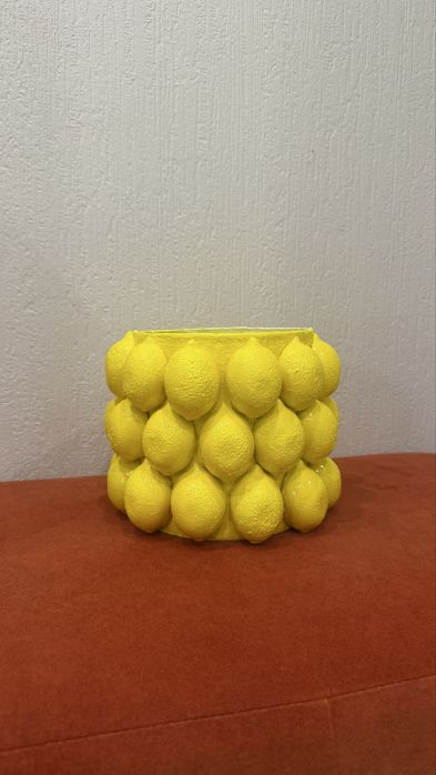 Ваза с лимонами