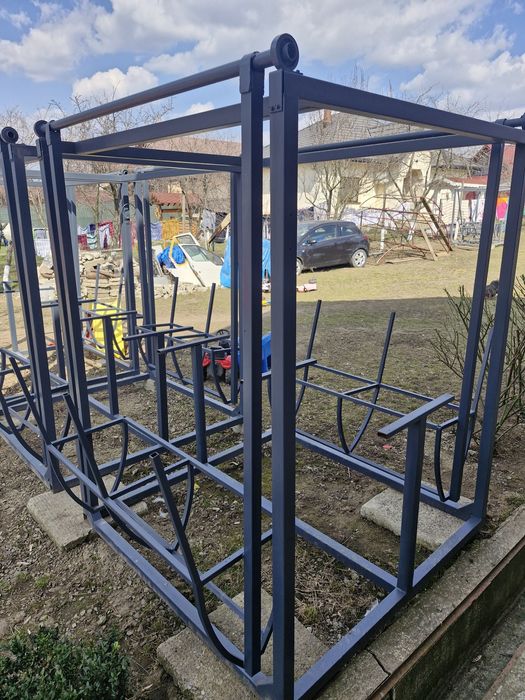 Foișoare cu bănci mobile