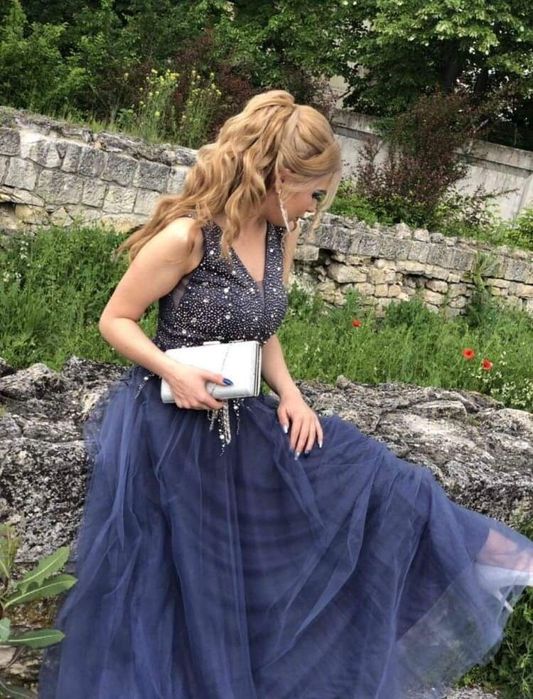 Бална рокля. Опушено син цвят.