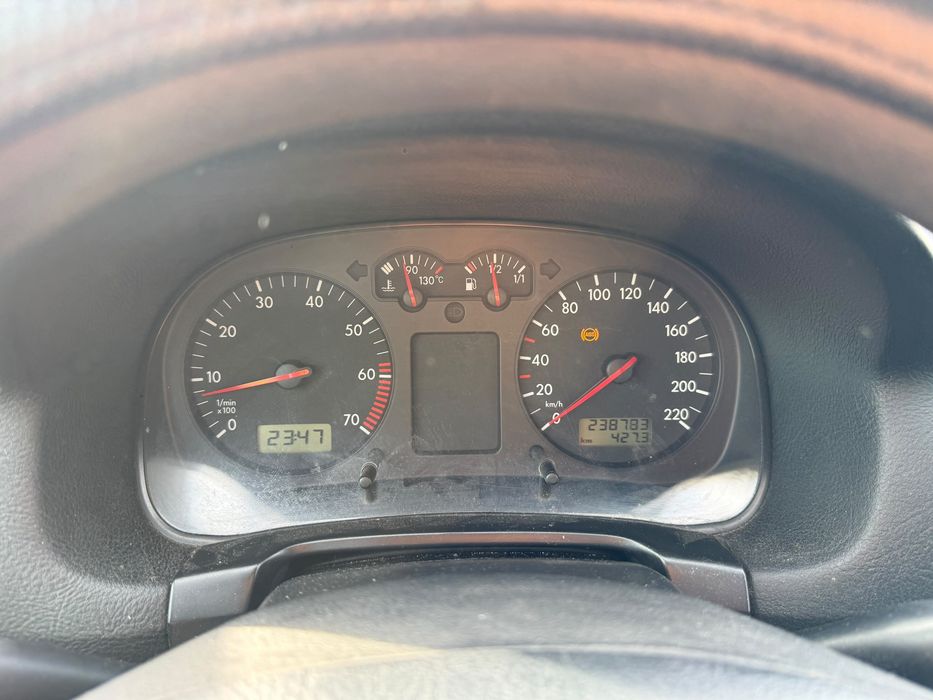 Volkswagen Golf benzină, 905 € — imagine 5