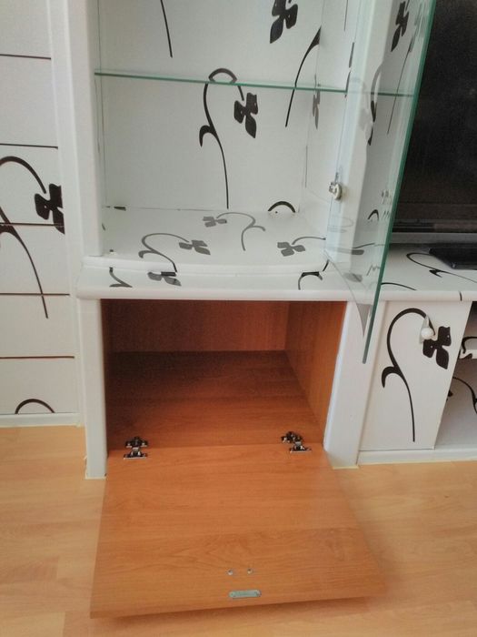 Oferta! MOBEXPERT Biblioteca f chic,f practica si eleganta, pal cires