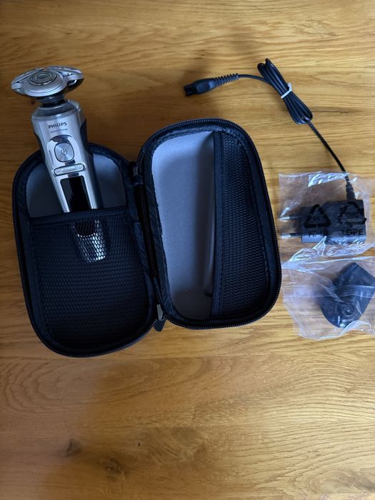 Aparat de bărbierit  Philips Prestige SP9820/12