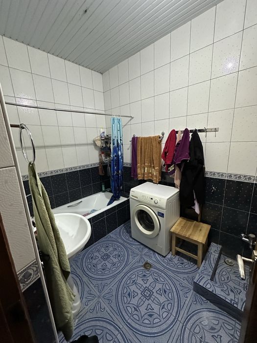 котедж 3/1/2 этажность дома 2 ,1 этаж продается срочно!