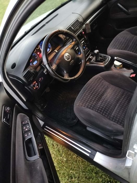 Vând urgent passat b5.5 mașina este perfect funcțională