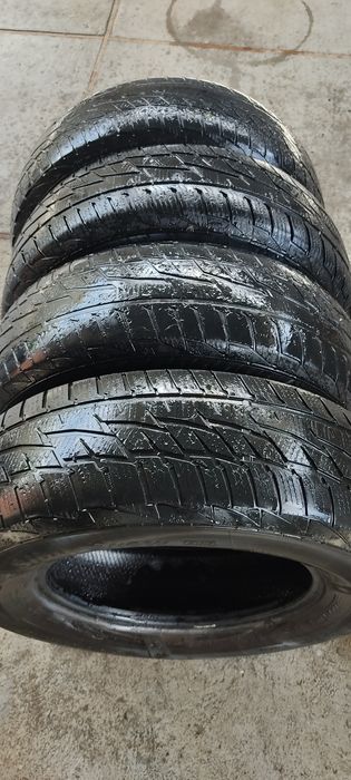 Продам  шины комплект.