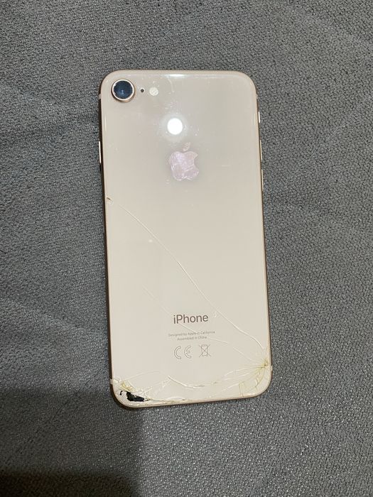 Айфон 8  64 гб / АКБ