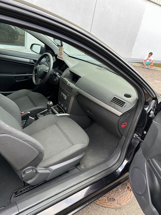 Vand opel astra GTC 1.6 benzina an 2007 km 123.000 mii reali