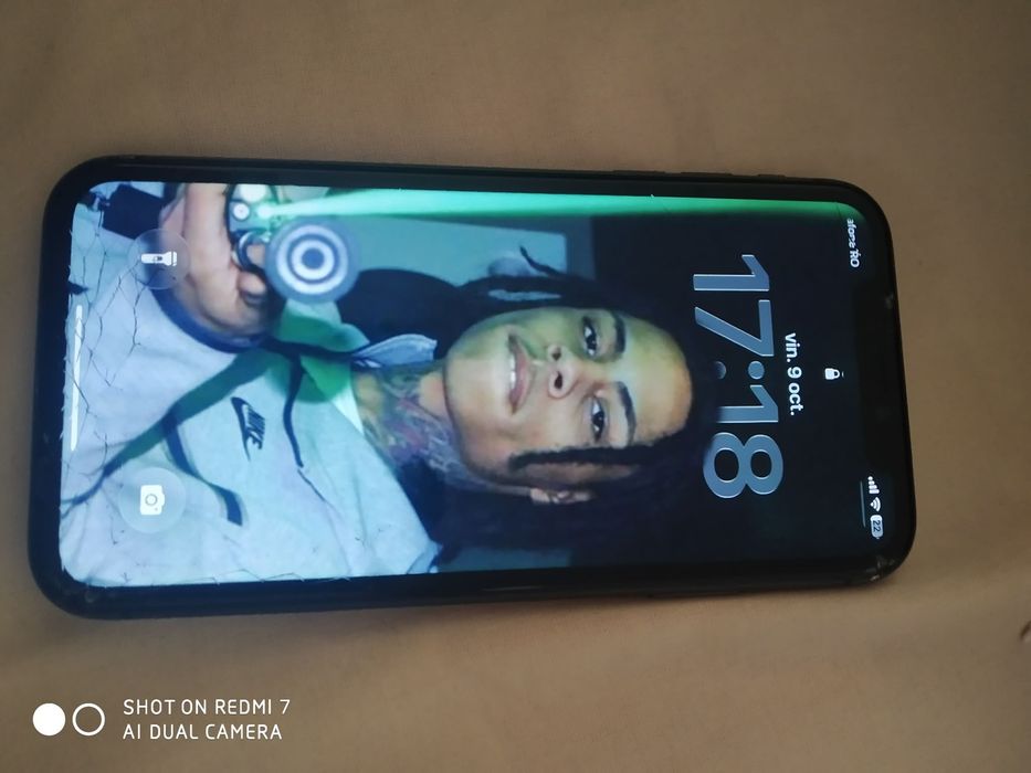 vand iphone 11 urgent