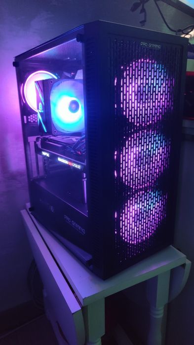 Unitate Pc Gaming intel i5 12600k, RX 6750XT 12GB, 32Gb Ram DDR5, Wifi