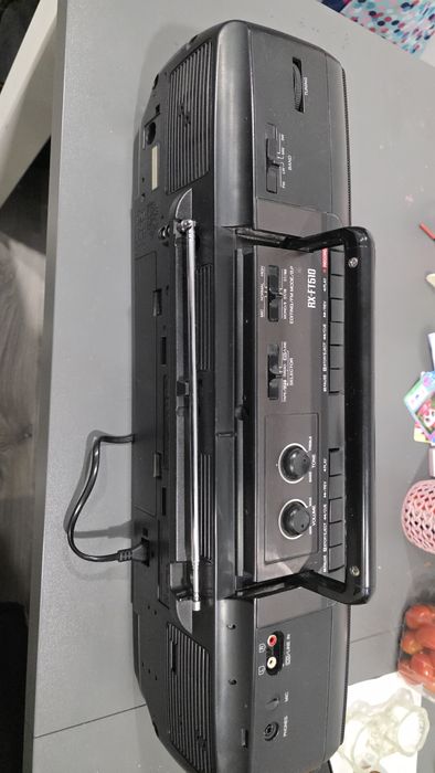 Panasonic radio casetofon 
Formats: Tape, Tuner

Loudspeakers: 2 x 100