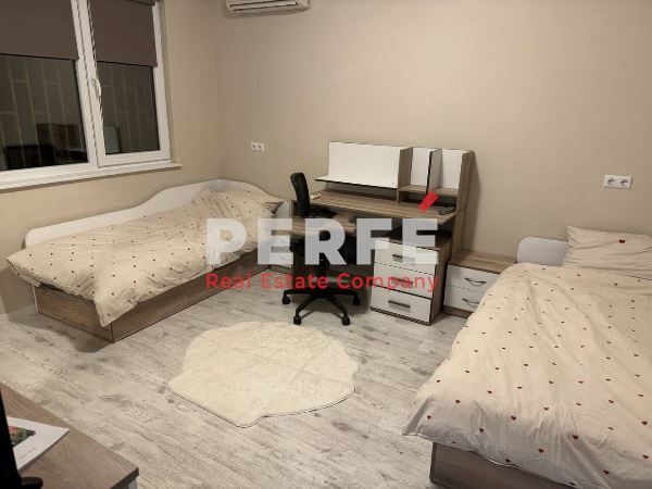 Дава се под наем Тристаен апартамент в Бургас, Възраждане - 70 кв.м за 765 € - Снимка #3