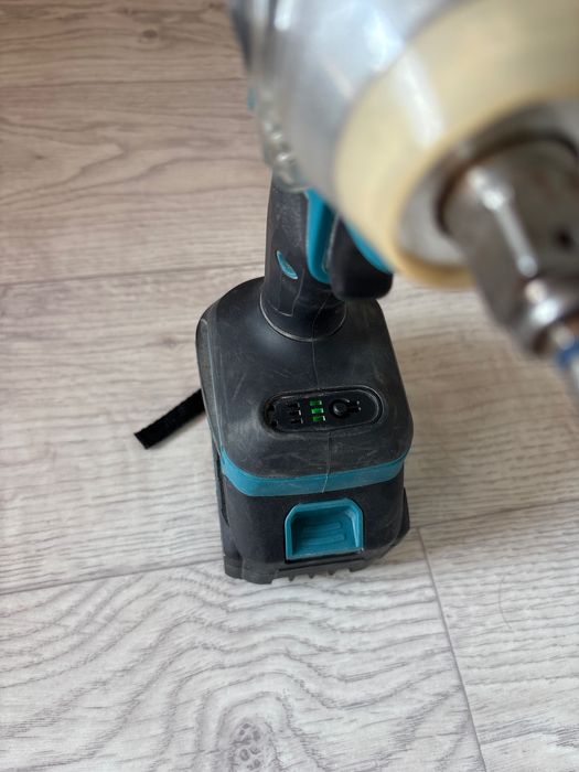 Шуруповерт продаются