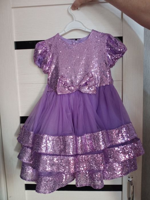 Продам Нарядные платья для девочки