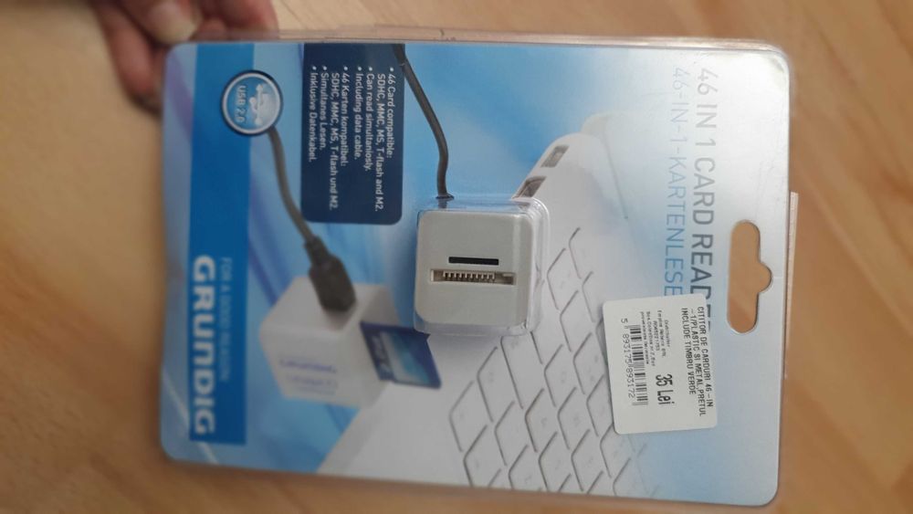 Cititor de carduri-adaptor universal usb