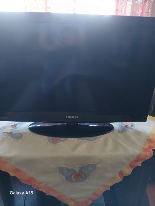Vând Televizor Samsung Aproape Nou Nout