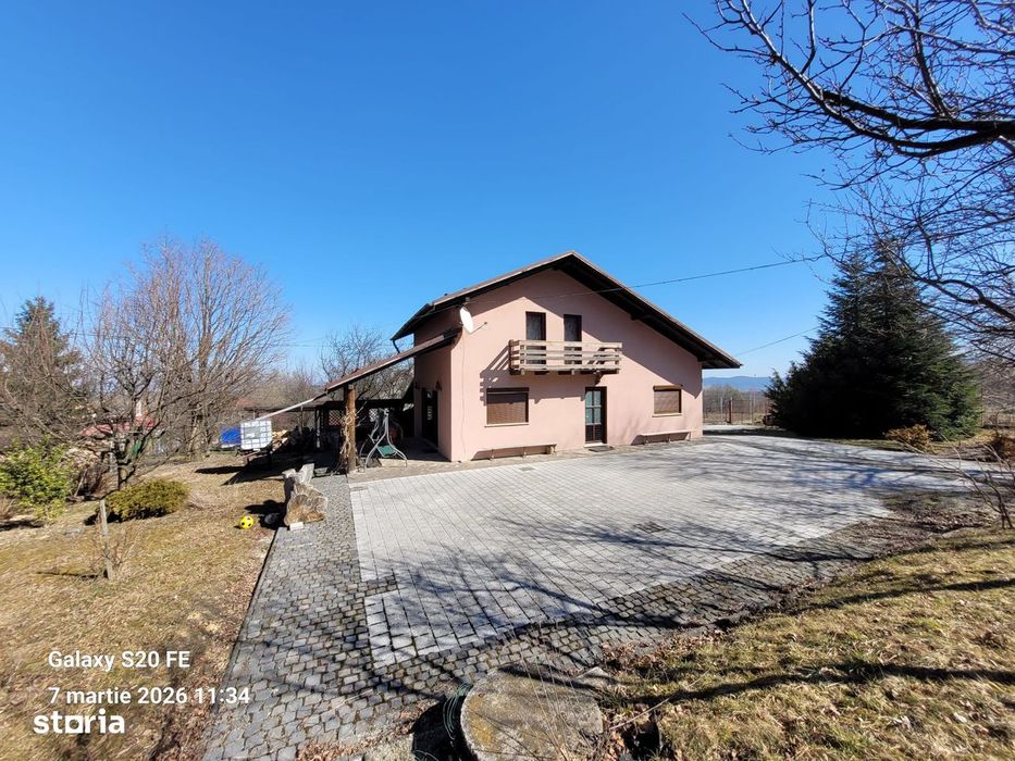 Comision 0%. Casa de vacanta sau locuinta permanenta in Tocile/ Sadu