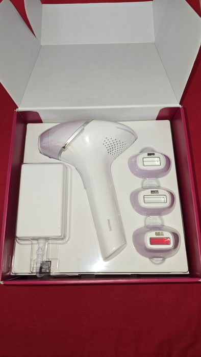 Philips Lumea Seria 8000 BRI949 / BRI947