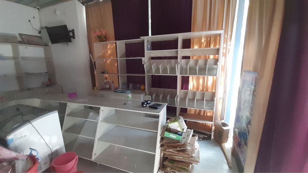 Srochno Lomonosnova 17.  17 - 7 maktab oldida dukon sotiladi