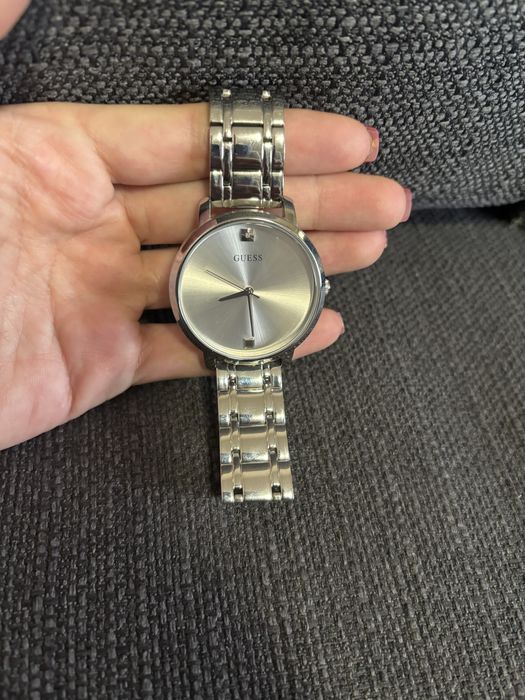 Часовник Guess