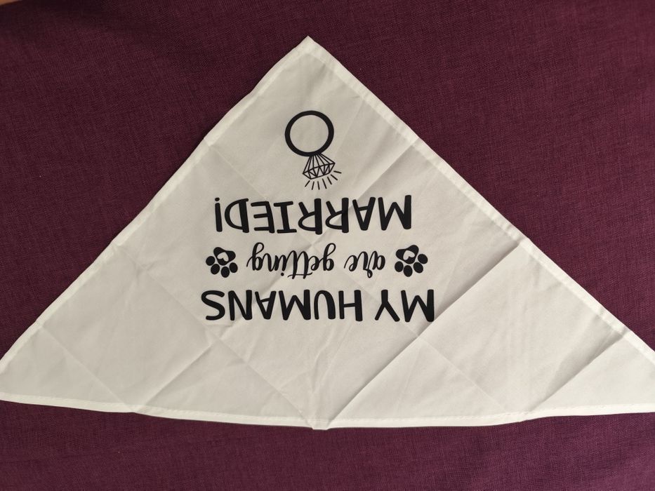 Кучешка бандана за сватба – "My Humans Are Getting Married" – 63x43 см