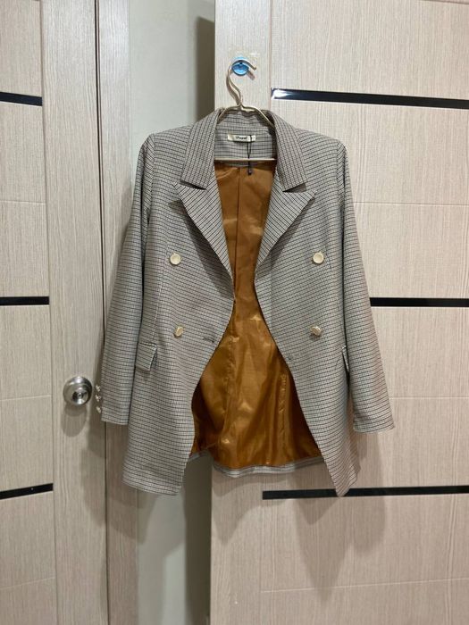 Каждая по 1000тг