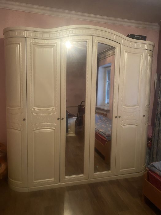 Продам спальный гарнитур