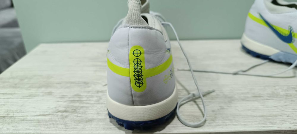 Футболни обувки Nike PHANTOM GT2 ACADEMY DF TF