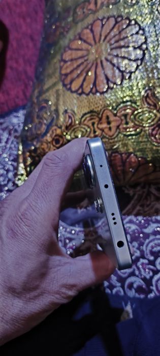 Redmi Not 13 full 8/128 ideal deyarli yangi 1 qol ishlatilgan tel.