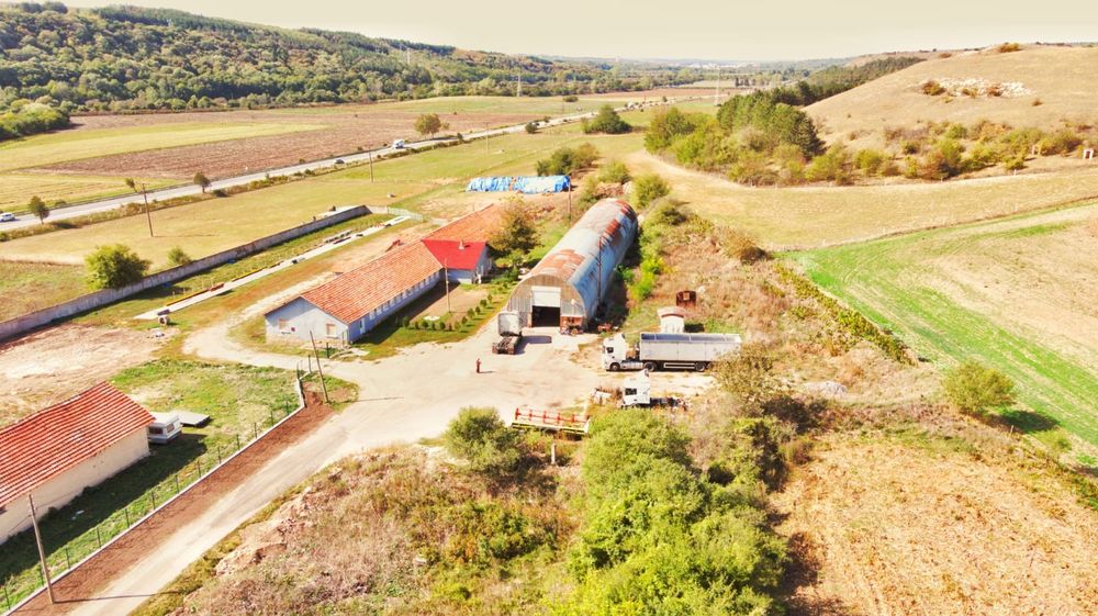 Продава се Промишлена сграда в с. Ушинци, Област Разград - 600 кв.м за 255 €/кв.м - Снимка #2