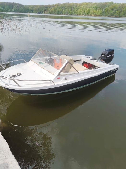 Vand barca open cu peridoc si motor